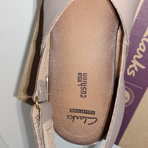 New Clarks Leather Taupe & White Platform Wedge Sandals Sz 8 Medium - Picture 3 of 6